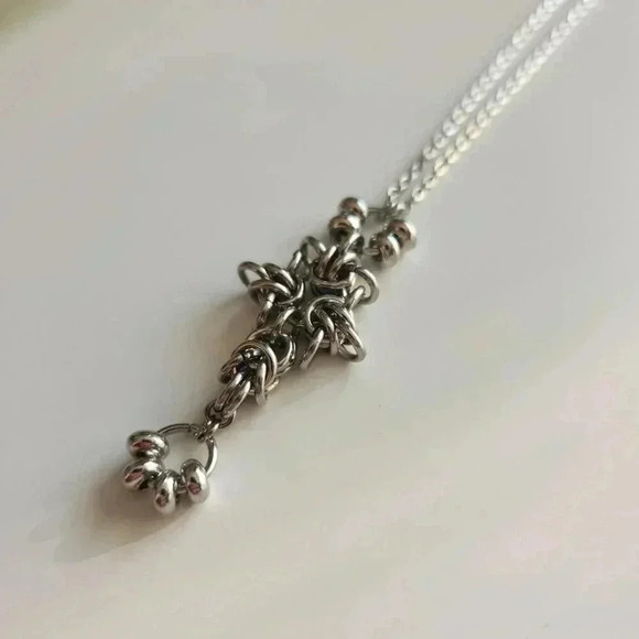 Gothic medieval witch chainmaille necklace with a small silver chain - Picture 6 of 7